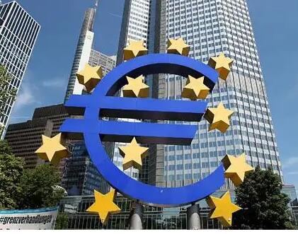 欧洲央行宣布7月结束购债计划，7月和9月各加息25个基点
