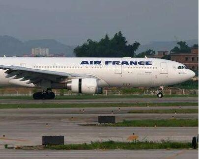 法国死亡病例升至25201例 法航所有航班乘客被要求戴口罩