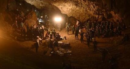 泰国洞穴救援在合作中成功 泰方拟将山洞变博