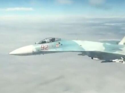 俄战机在波罗的海拦截美国轰炸机