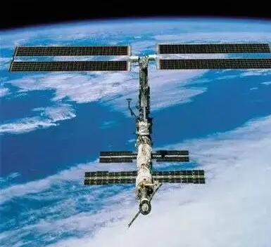 美国首个赴国际空间站的“全私人”宇航团队返回地球
