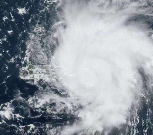 美国热带风暴“贝塔”将升级成飓风